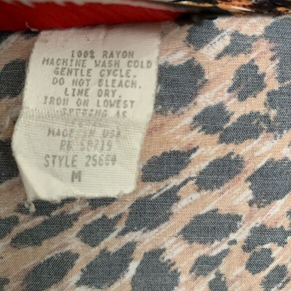 Vintage Leopard Print Button Up Size Medium - Picture 10 of 11
